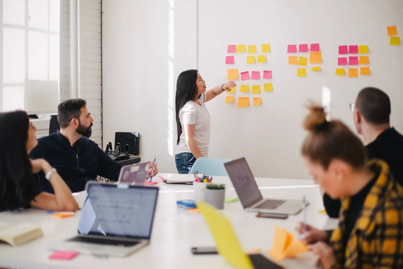 Equipo EA Technology — reunión de ingeniería Colombia