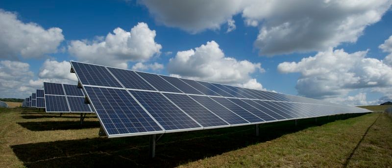 Paneles Solares en Cúcuta: Guía de Ahorro Energético y Ley 1715