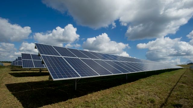 Paneles Solares en Cúcuta: Guía de Ahorro Energético y Ley 1715